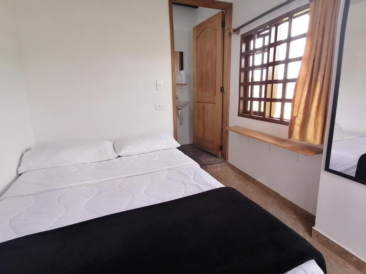 Hostal Cafe Casa Caturro Manizales Oda fotoğraf